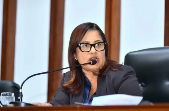 Kátia Oliveira lamenta sequência de feminicídios em Salvador e cobra reforço das políticas de proteção às mulheres