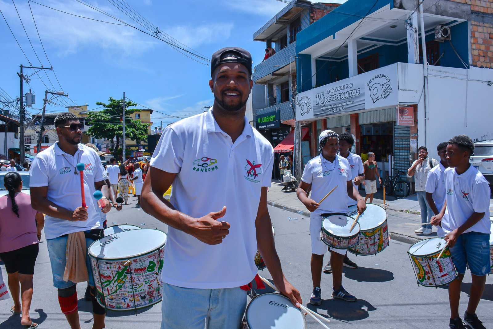 Lauro de Freitas realiza desfile cívico em celebração aos 64 anos de emancipação neste sábado (25) -
