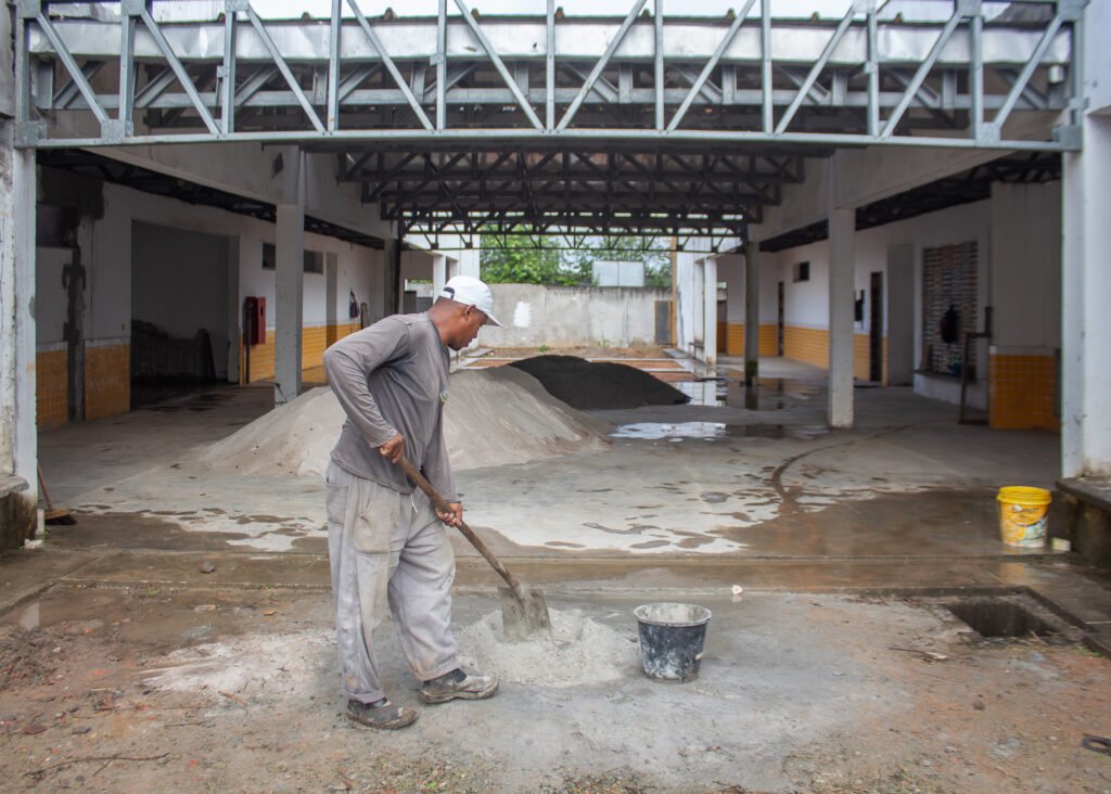 Obras da creche de tempo integral do Jardim Castelão avançam e entram em nova etapa -