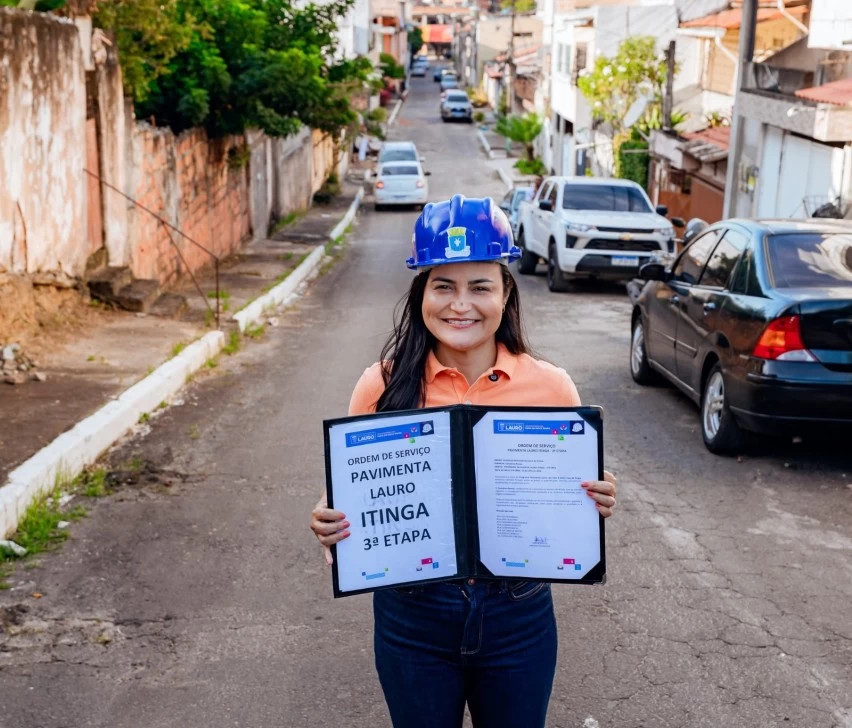 Prefeita Débora Regis dá ordem de serviço para requalificação asfáltica de ruas