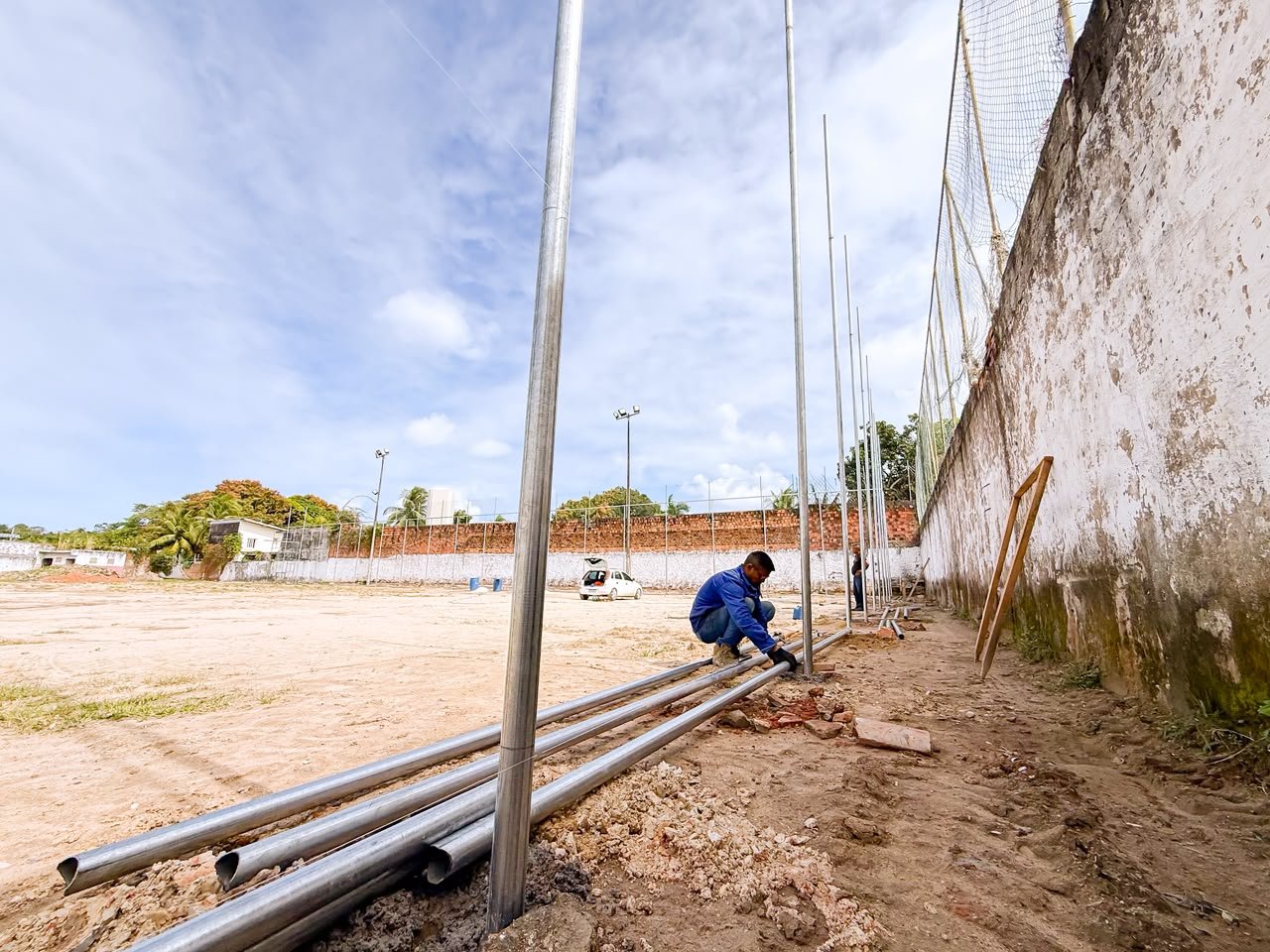 Prefeitura avança na obra de requalificação da Arena Poeirão, em Portão -