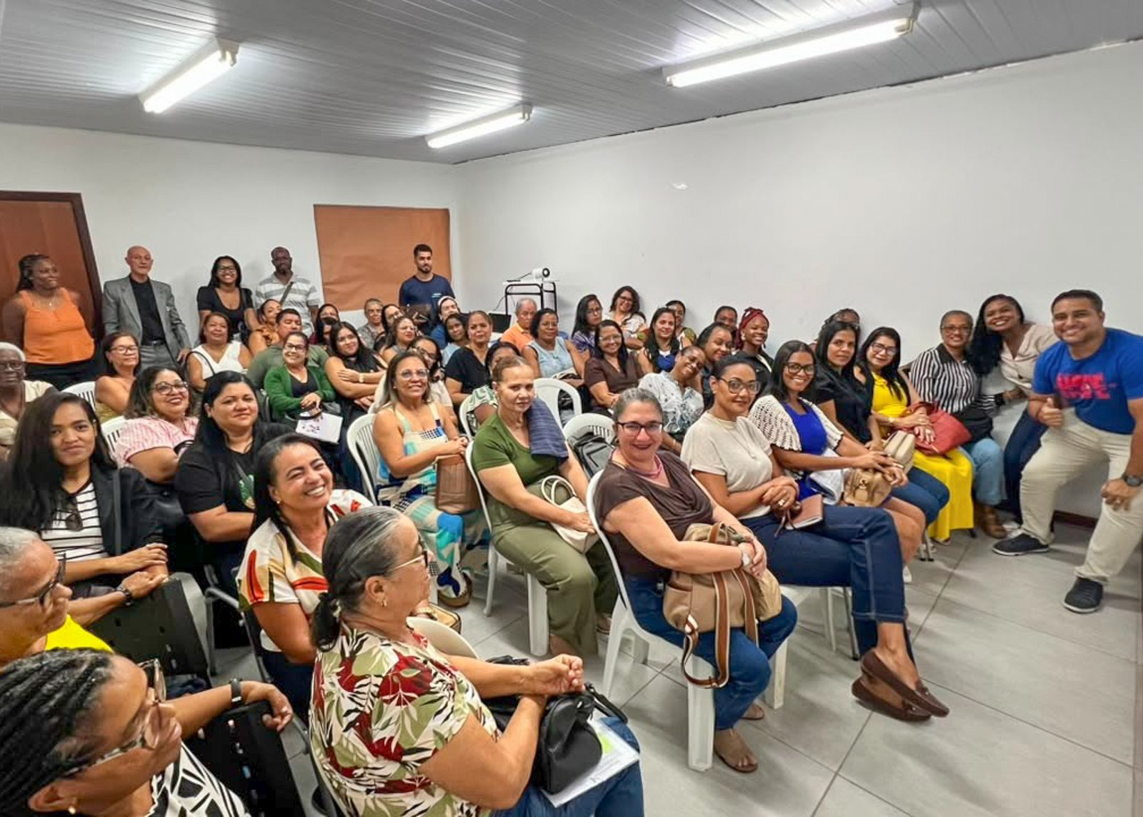 Prefeitura de Lauro de Freitas investe na qualificação das equipes para o Censo Escolar 2026 -