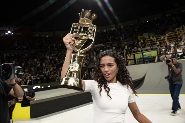 Aos 18 anos, Rayssa Leal tem patrimônio estimado em R$ 90 milhões e mira mais duas Olimpíadas