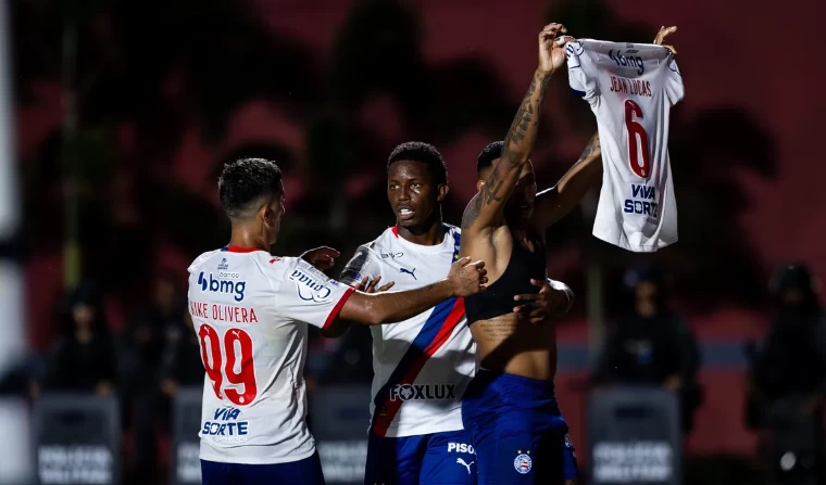 Confusão por camisa no Ba-Vi chega ao STJD; Marinho, Cacá e Jean Lucas podem ser punidos