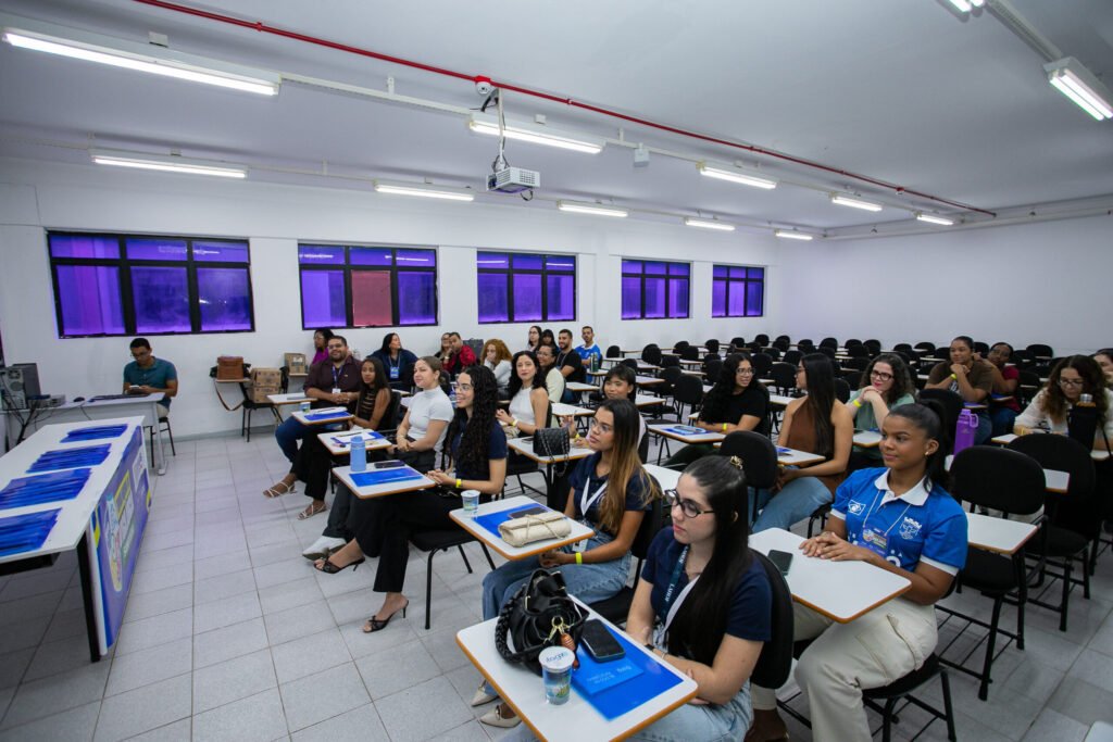 Dia da Vigilância Sanitária é celebrado em Lauro de Freitas com palestra para profissionais e estudantes de saúde estética -