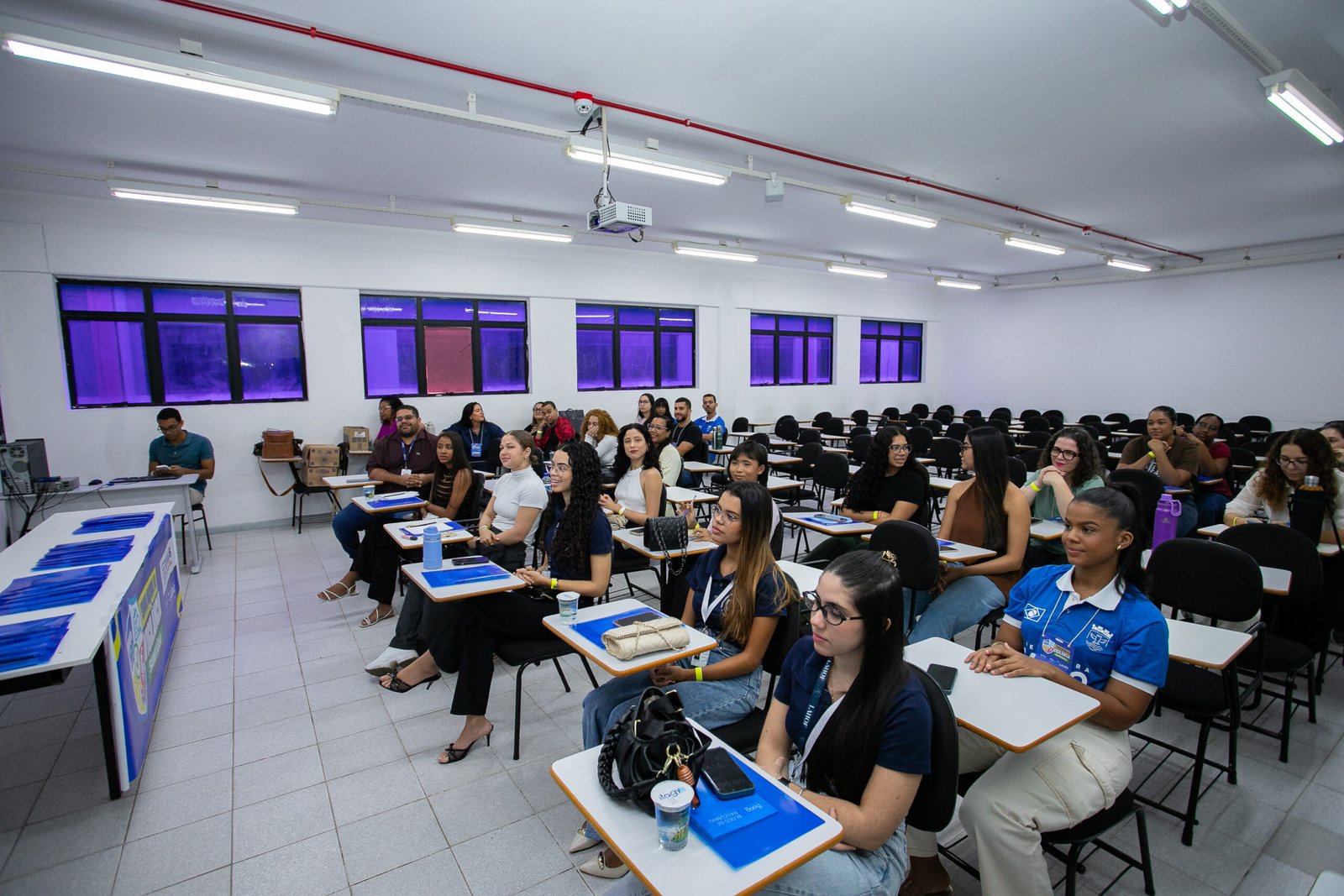 Dia da Vigilância Sanitária é celebrado em Lauro de Freitas com palestra para profissionais e estudantes de saúde estética -