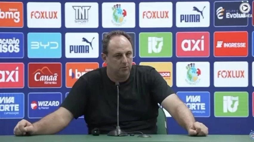 “Foi um pesadelo”, diz Ceni sobre falhas do Bahia no empate com a Chapecoense