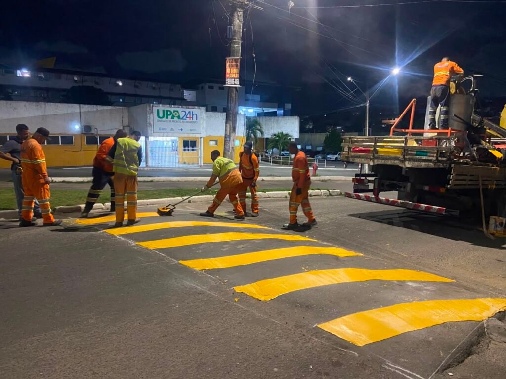 Prefeitura dá continuidade às intervenções em diferentes pontos do município por meio do Sinaliza Lauro -