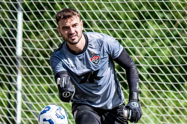 Vitória rescinde com Gabriel Vasconcelos, que perde espaço no elenco
