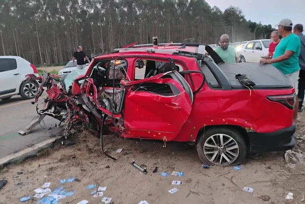 Colisão deixa quatro mortos e sete feridos no sul da Bahia