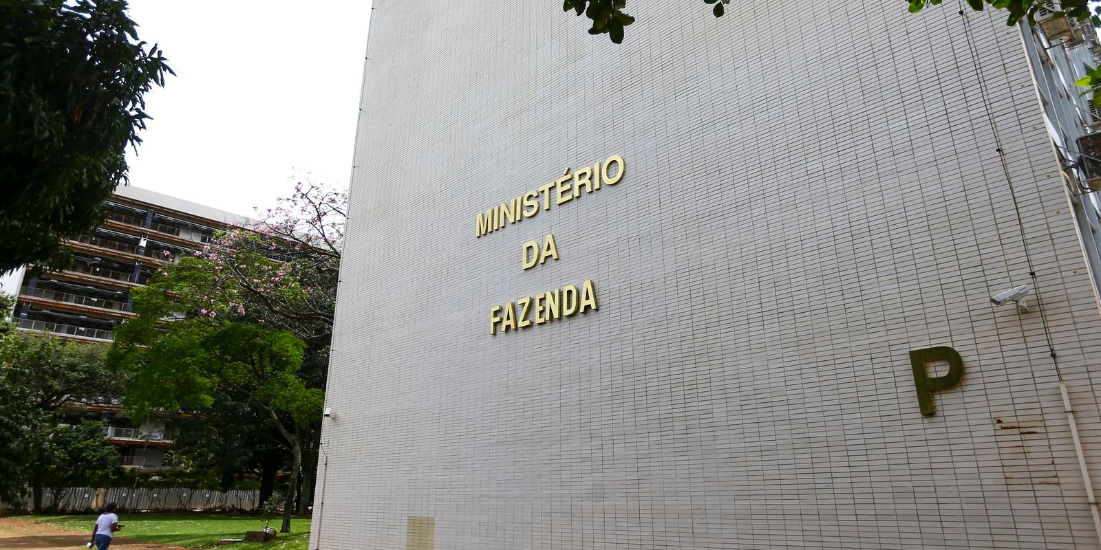 Governo reduz projeção do PIB para 2% em 2026 e 2,3% em 2027