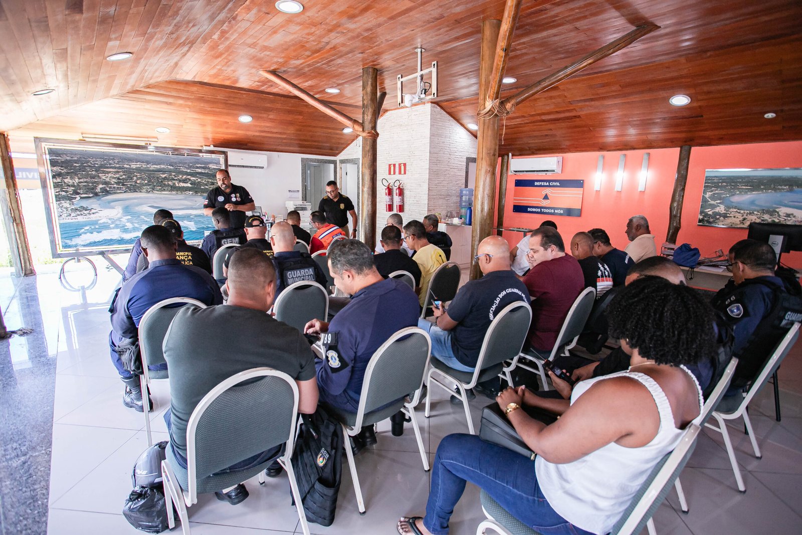 Guardas Municipais de Lauro de Freitas recebem capacitação para uso de rádios LTE de última geração -