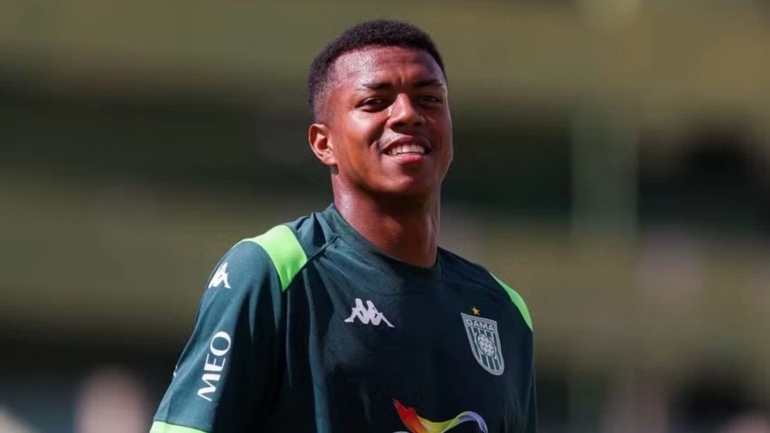 NOVO REFORÇO! Vitória acerta empréstimo de zagueiro do Gama