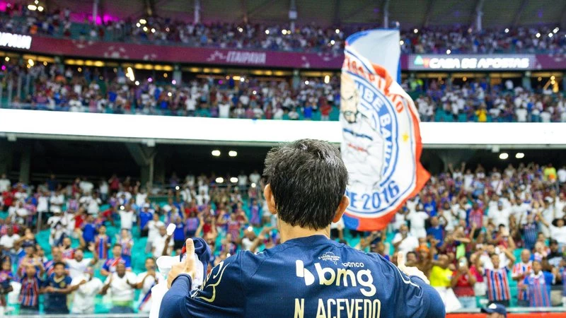 Nico Acevedo é homenageado após triunfo sobre o Remo