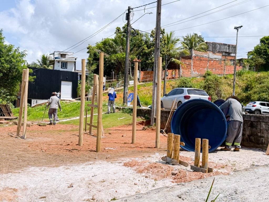  Praça do Conjunto Habitacional Dona Lindu, em Itinga, recebe novos equipamentos de lazer -