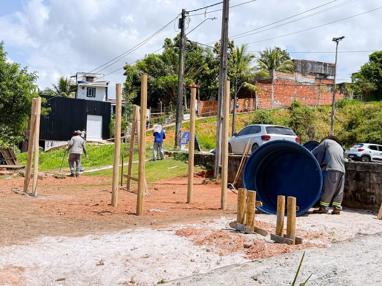  Praça do Conjunto Habitacional Dona Lindu, em Itinga, recebe novos equipamentos de lazer -