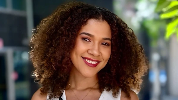RELATO FORTE! Beatriz Oliveira, ex-repórter da TV Bahia, denuncia racismo e desabafa: 'Soco no estômago'