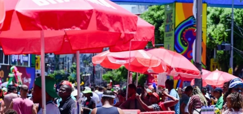 Salvador abre cadastro para ambulantes trabalharem no carnaval e festas populares; veja como participar