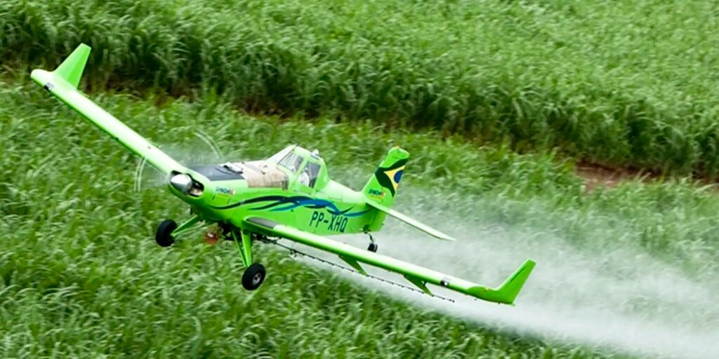 Brasil é 2º maior importador de pesticidas proibidos na UE, diz Oxfam