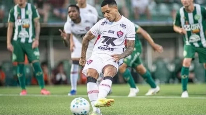 EM CASA! Vitória encara a Chapecoense em busca de três pontos no Barradão