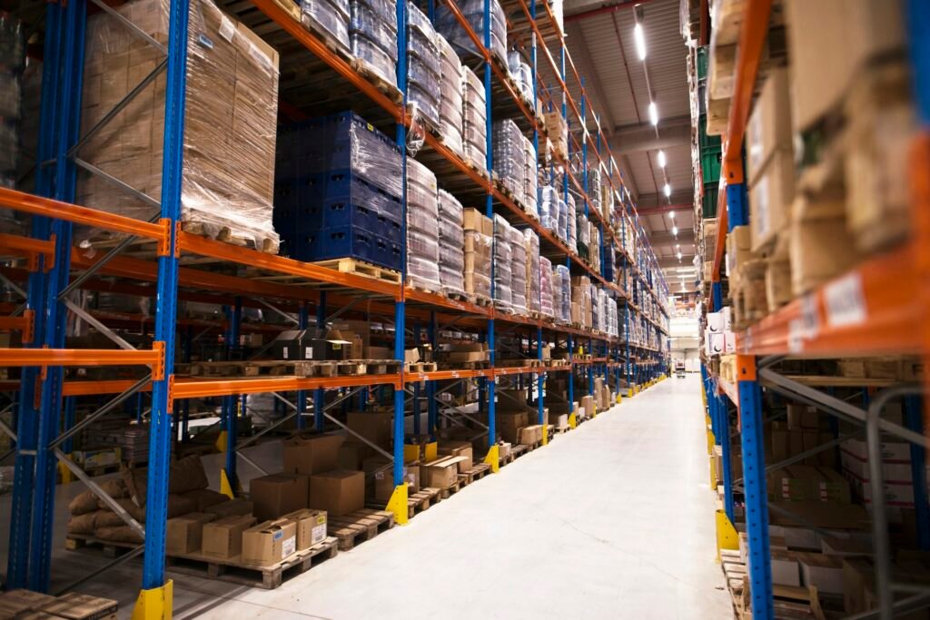 Multinacional oferece 250 vagas de emprego de Auxiliar de Logísticas para inexperientes no mercado