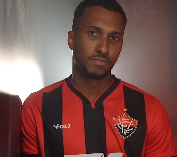 Vitória é condenado a pagar R$ 7 milhões a Lucas Braga; entenda o caso
