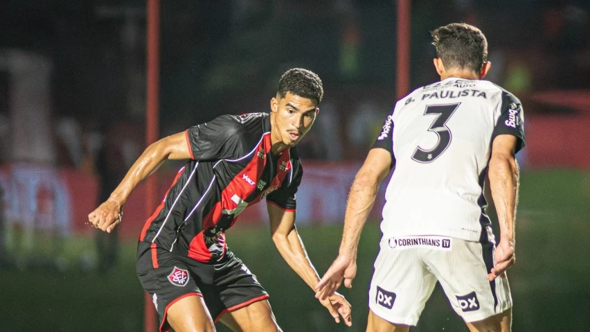 Vitória enfrenta o Corinthians em duelo de seis pontos na luta contra o rebaixamento
