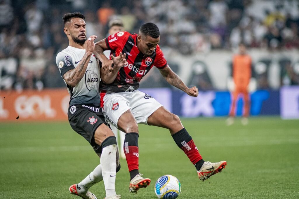 Vitória tem risco de queda de 6,8% e vantagem sobre o Corinthians